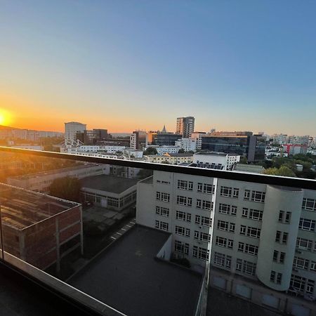 Center Apartment Palas Mall View Iasi Bagian luar foto
