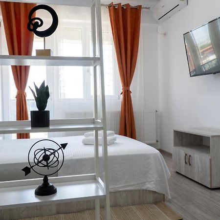 Center Apartment Palas Mall View Iasi Bagian luar foto
