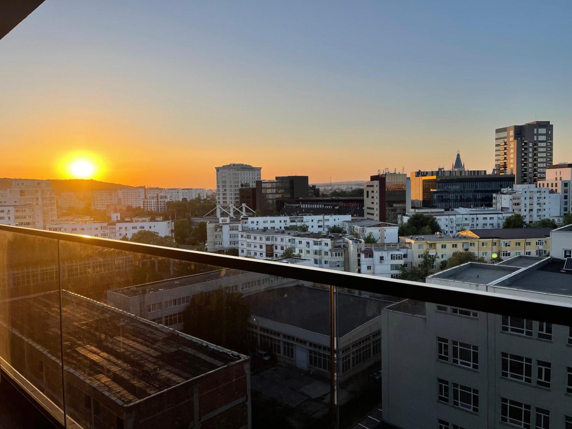 Center Apartment Palas Mall View Iasi Bagian luar foto