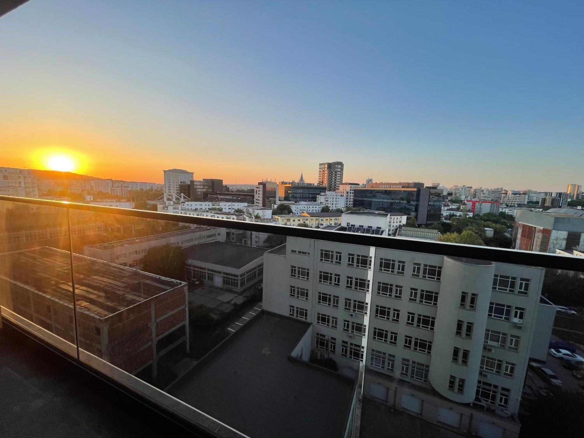 Center Apartment Palas Mall View Iasi Bagian luar foto