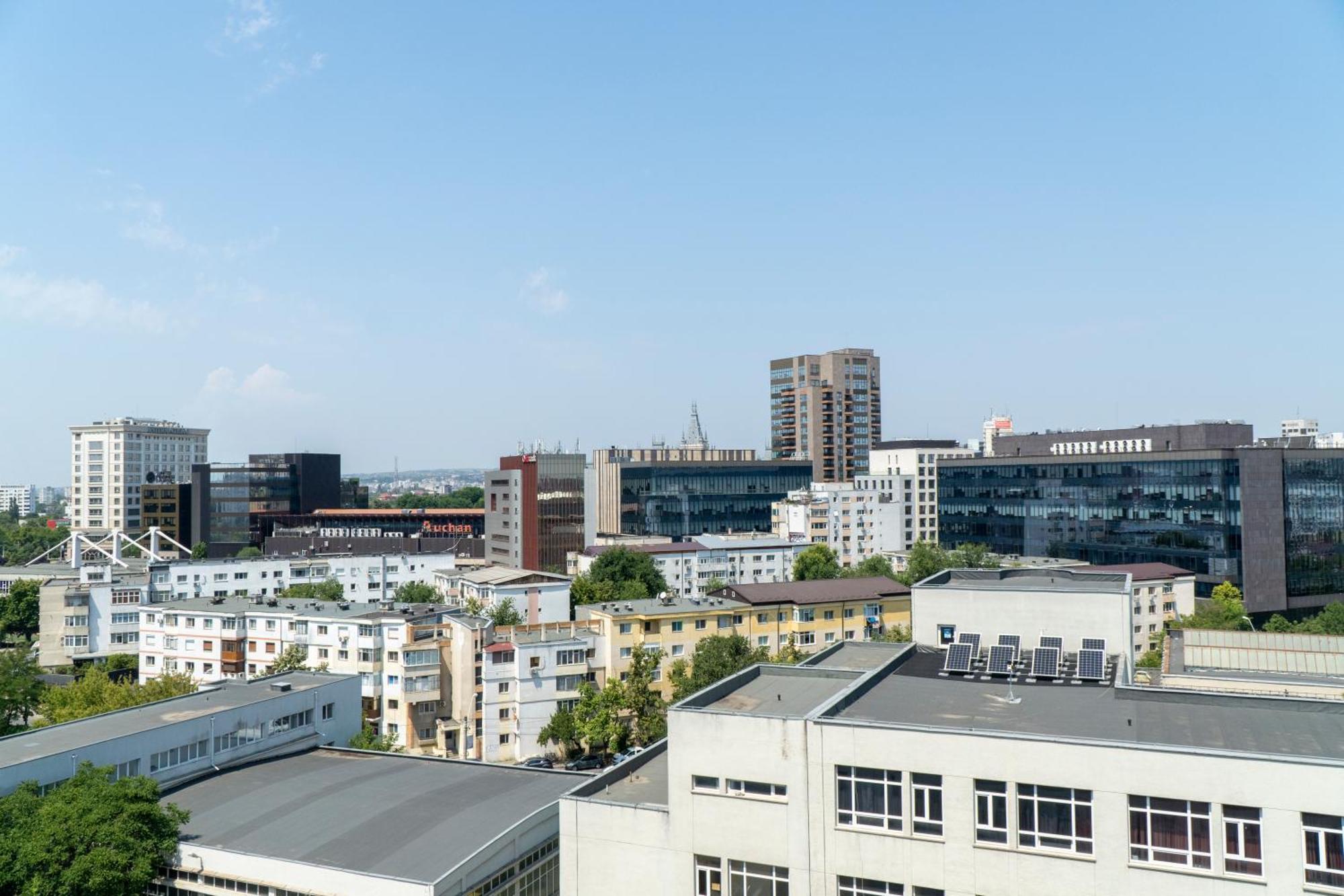 Center Apartment Palas Mall View Iasi Bagian luar foto