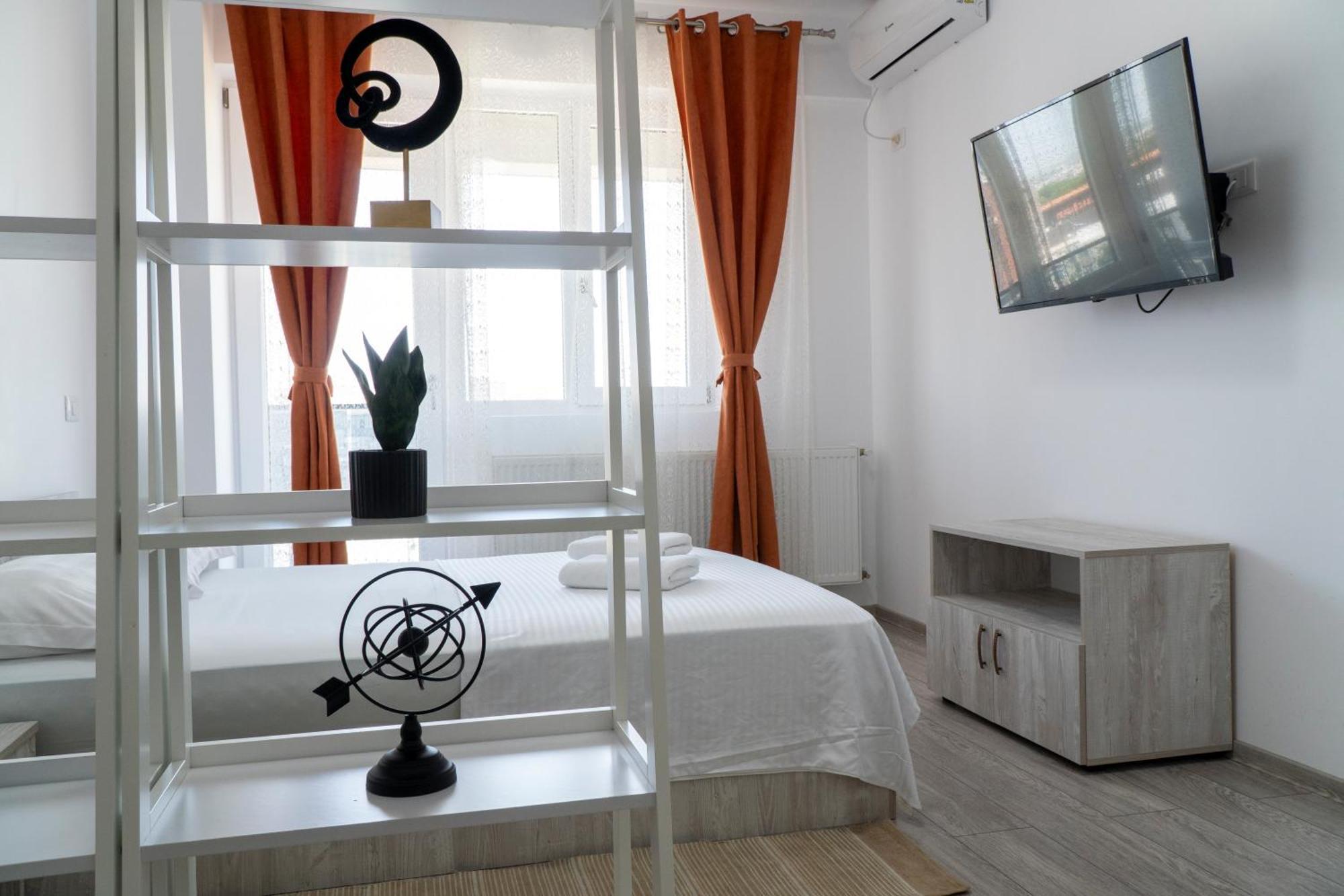 Center Apartment Palas Mall View Iasi Bagian luar foto