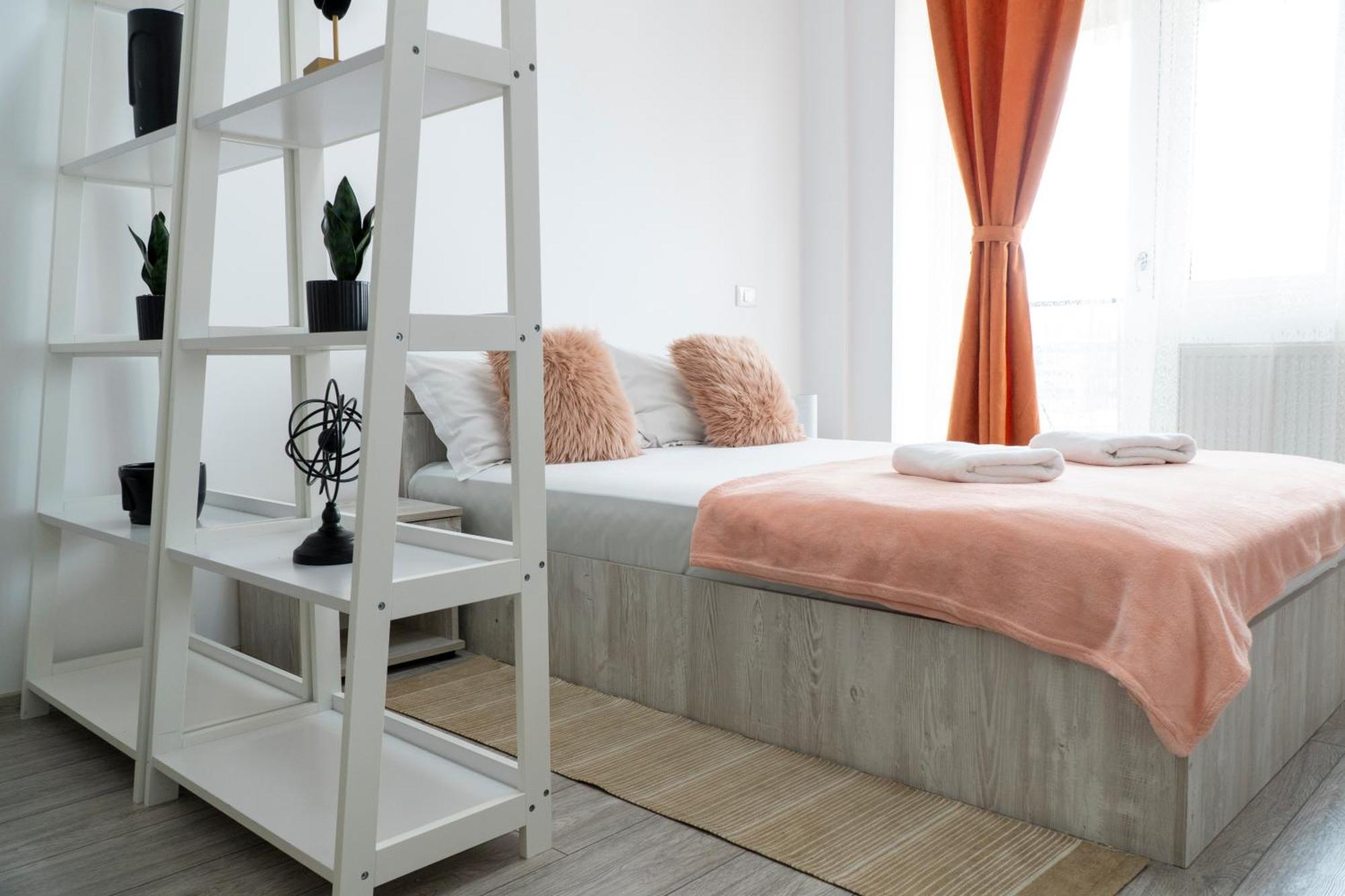 Center Apartment Palas Mall View Iasi Bagian luar foto