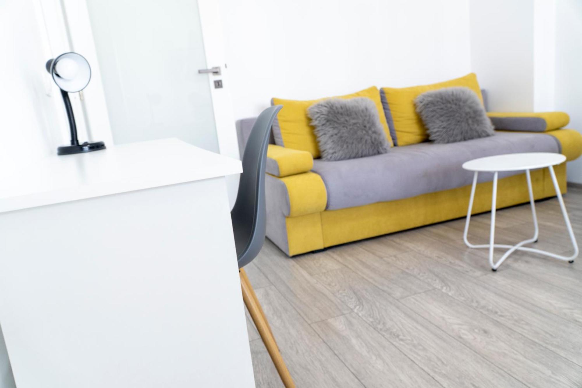 Center Apartment Palas Mall View Iasi Bagian luar foto