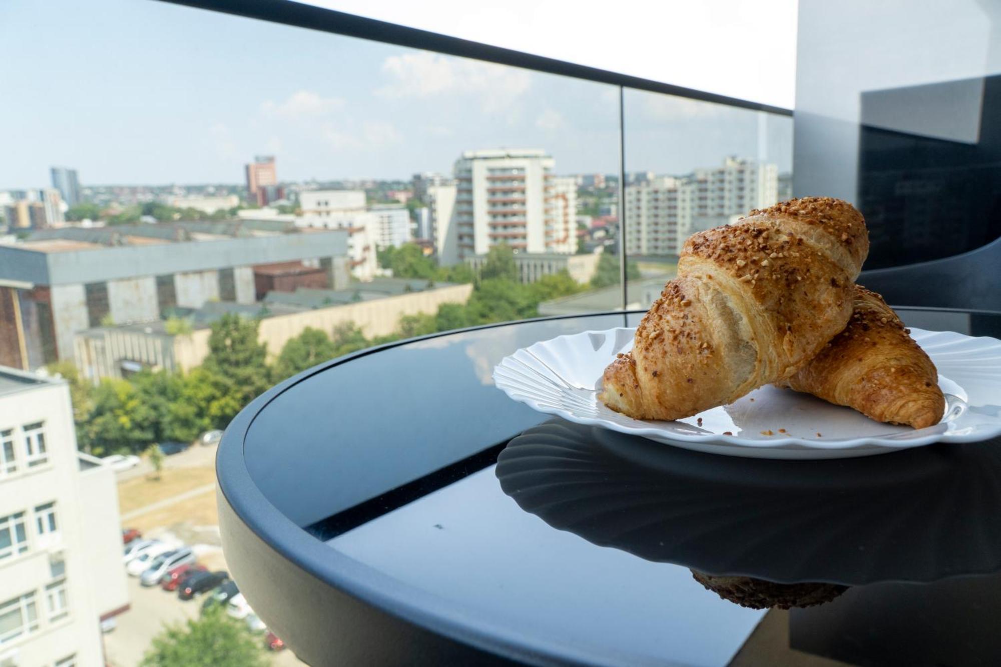 Center Apartment Palas Mall View Iasi Bagian luar foto