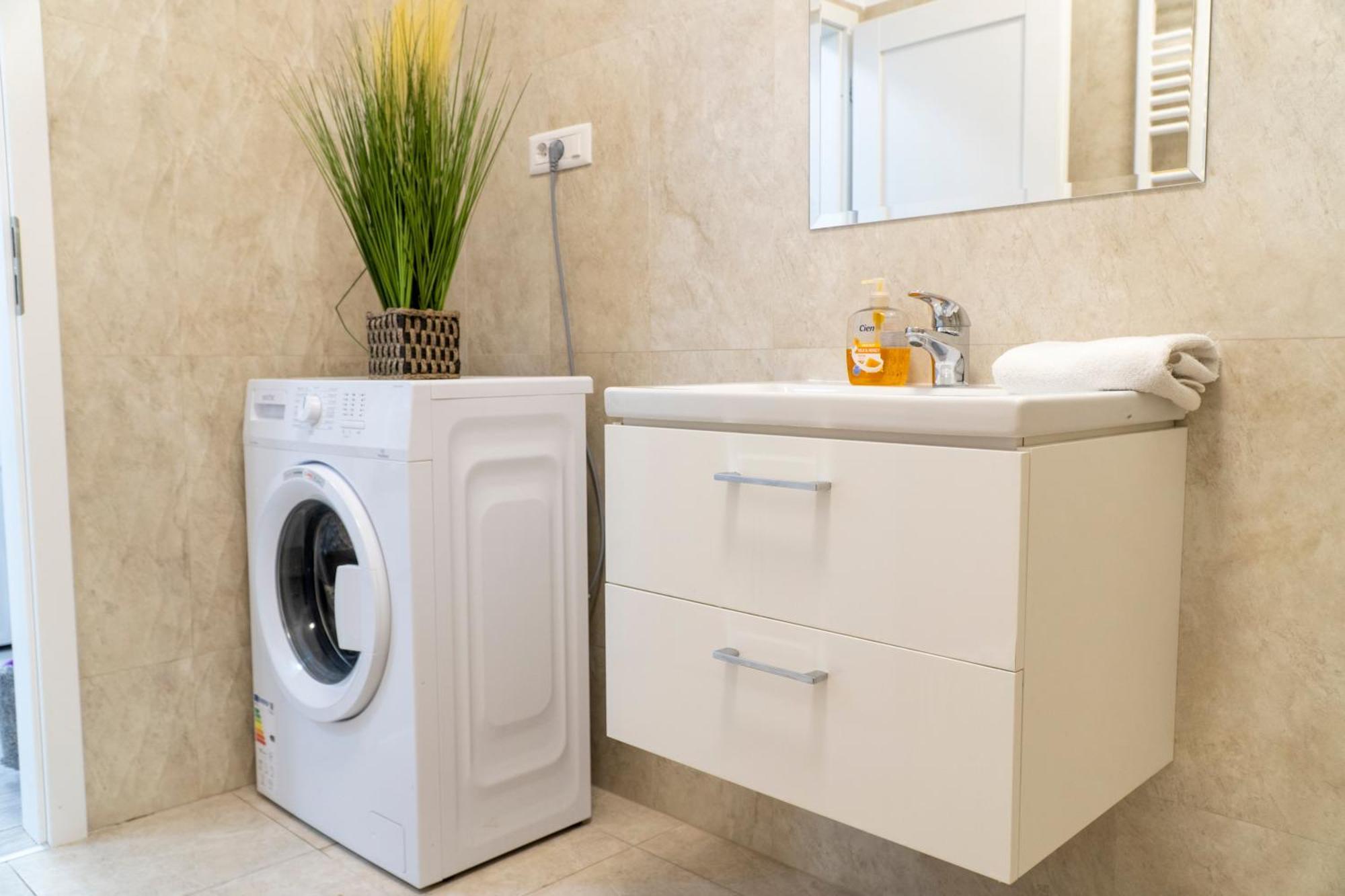Center Apartment Palas Mall View Iasi Bagian luar foto