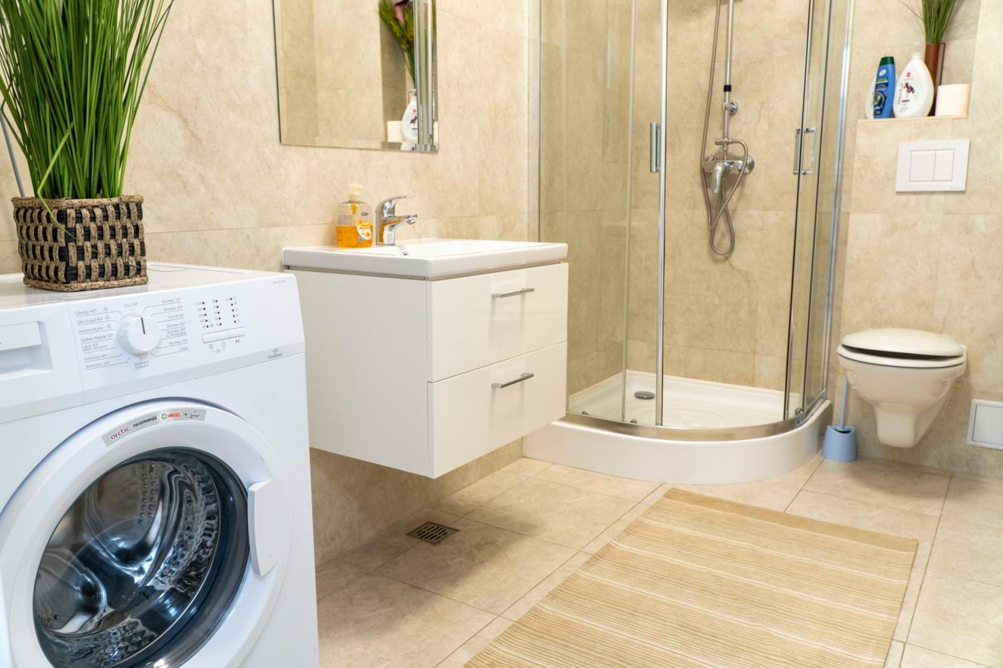 Center Apartment Palas Mall View Iasi Bagian luar foto
